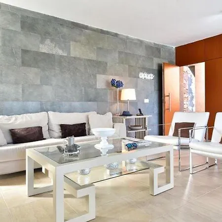 Home, 4*